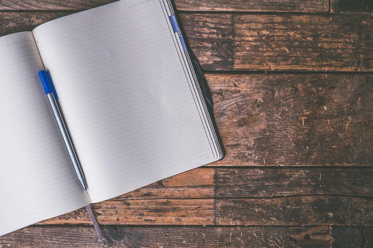 Bullet journal checklist technique pour organiser efficacement ses tâches et sauvegardes informatiques.